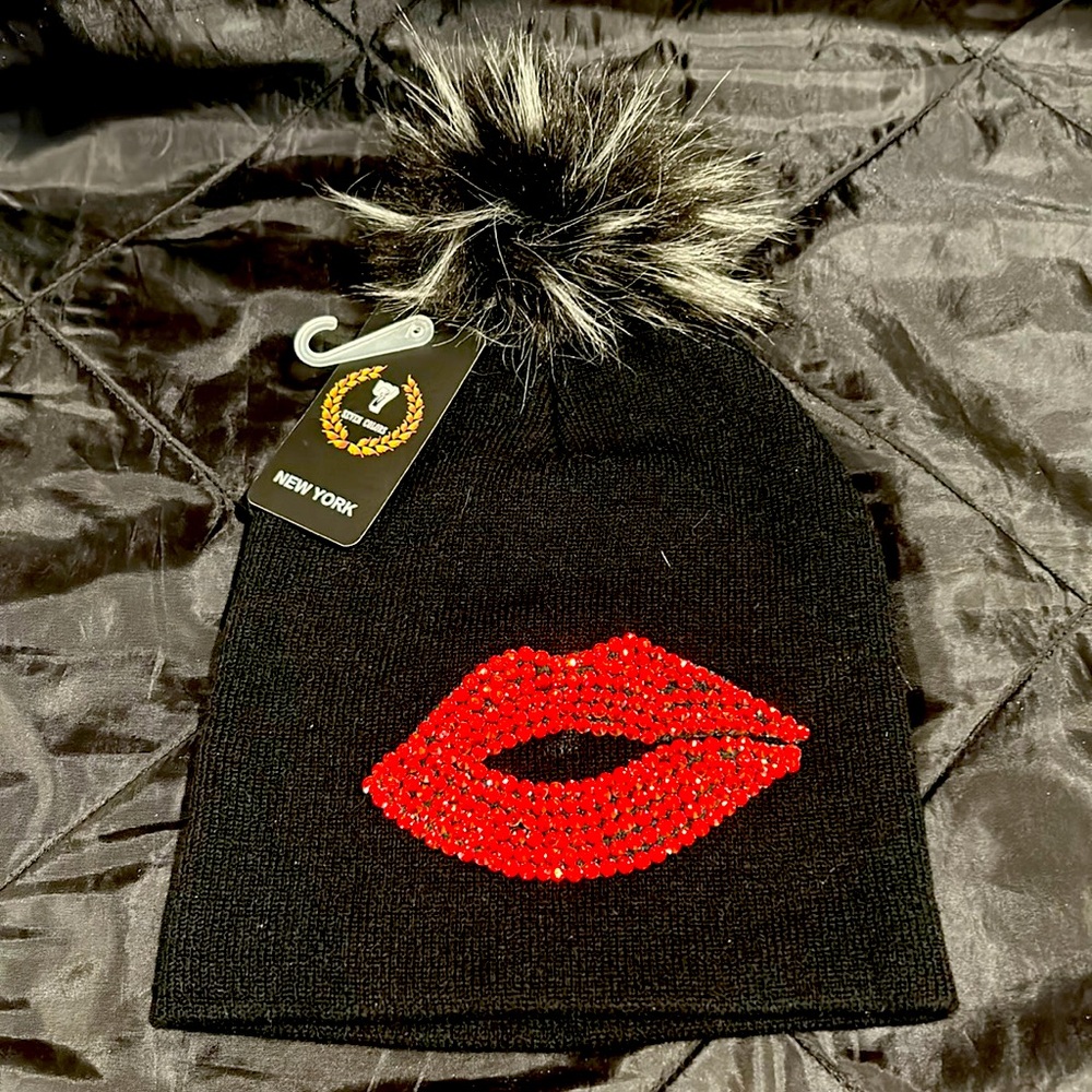 NWT Kisses beanie with sparkle!